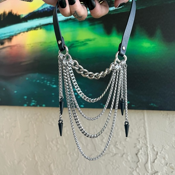 Handmade stainless steel & leather adjustable chain & spikes choker necklace - Picture 3 of 15